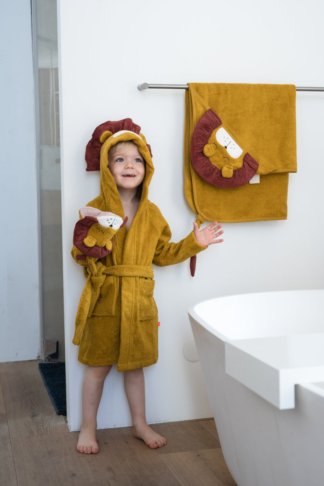 Kapuzen-Handtuch Löwe Mustard