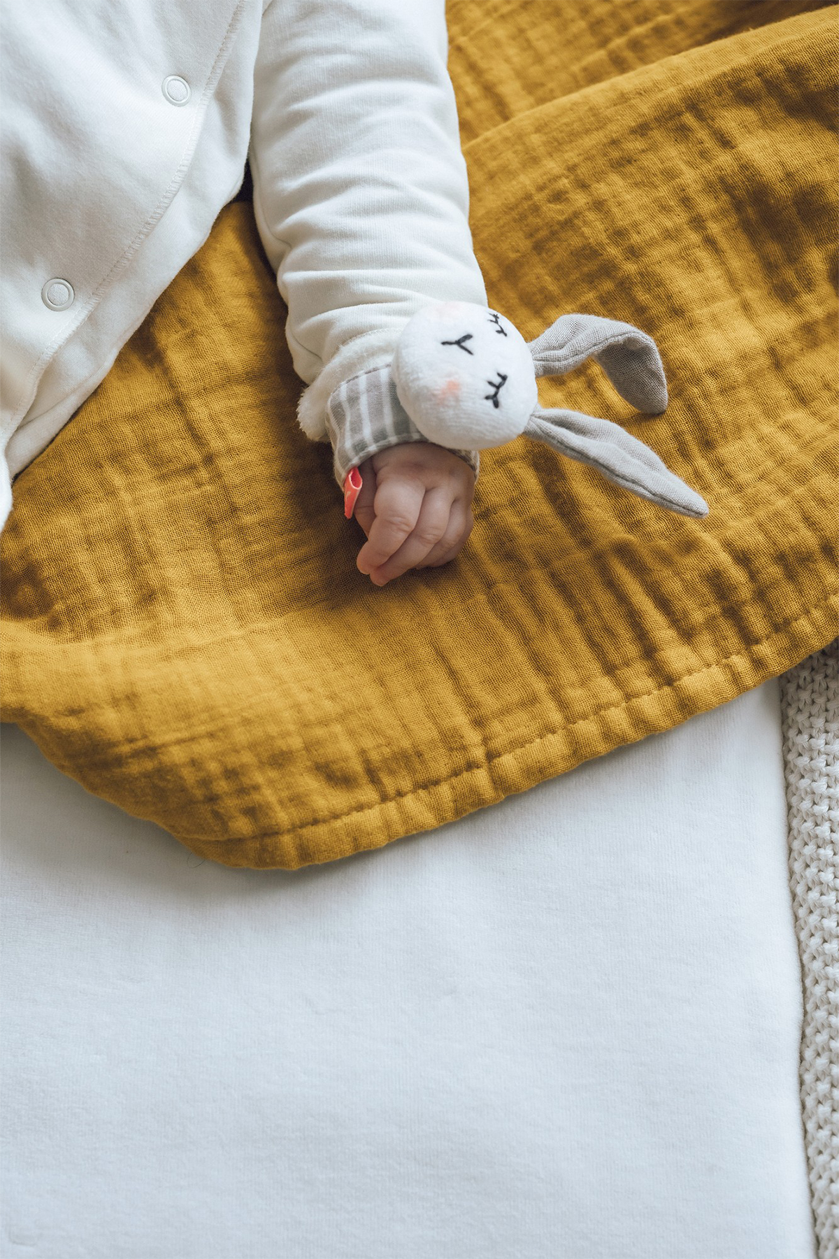 Rassel- Armband Hase